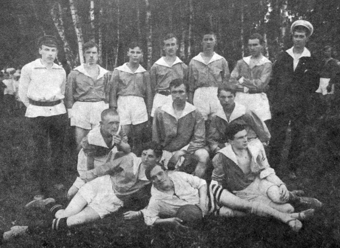 Футболисты Подольска -  победители олимпиады Московской губернии 1920 года