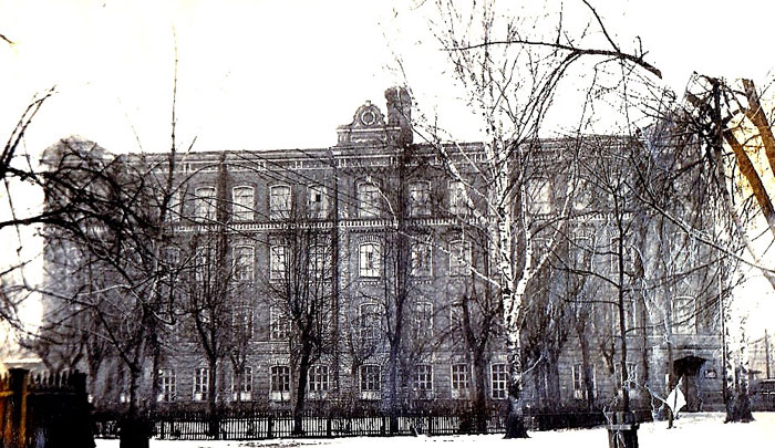 Школа №3 (б. Начальное училище С. Морозова), арх. А.Н. Кнабе