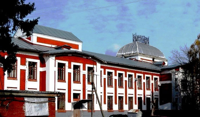 Корпус 1-ой городской больницы со стеклянным куполом на крыше, арх. А.А. Галецкий