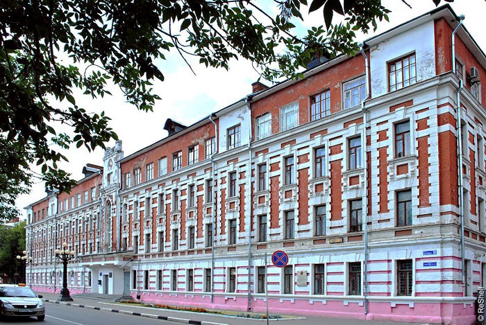 Здание на ул. Ленина (бывший дом для служащих С.Морозова), арх. М.Ф. Бугровский