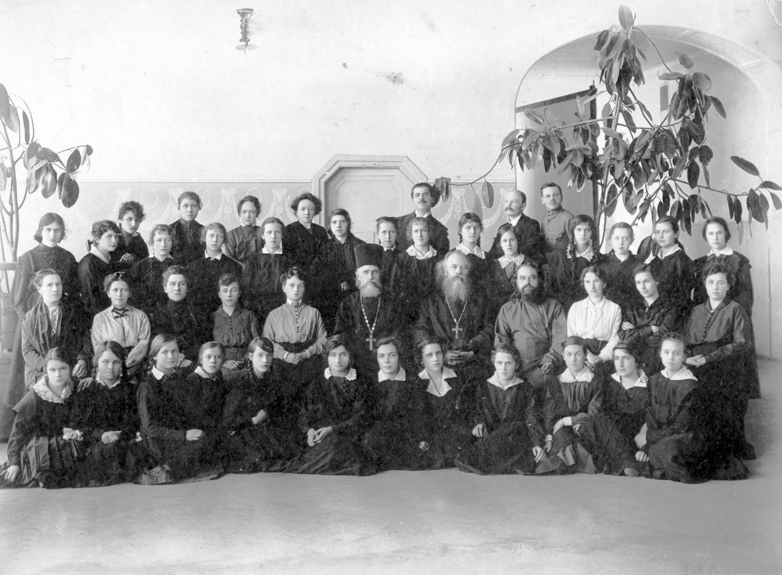Последний выпуск Богородской женской гимназии. 1918 год.