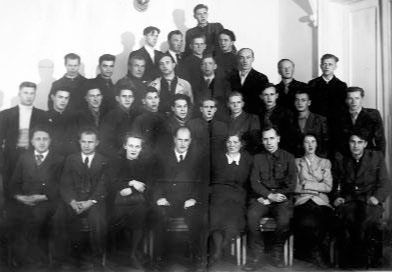 1948 г. ИХФ. Первые испытатели перед отправкой на атомный полигон. Их было 32.
