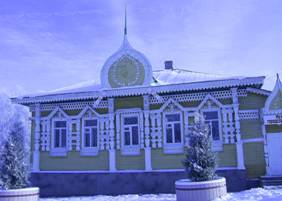Старинный дом в центре города Углича, где располагается музей мещанского быта. Фото 2006 года 