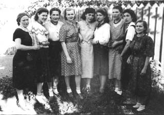 Служащие павловопосадского госбанка весной 1945 года 