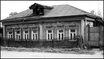 Липа Тимакова в 1925 году и ее дом на ул. Урицкого 