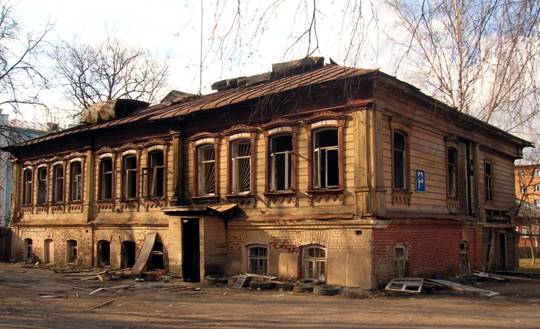 Обгоревшее здание дома Шевелкиных на ул. Герцена, фото 2007 г. 