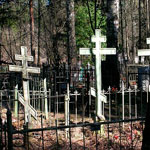Характерные кресты Глуховского кладбища