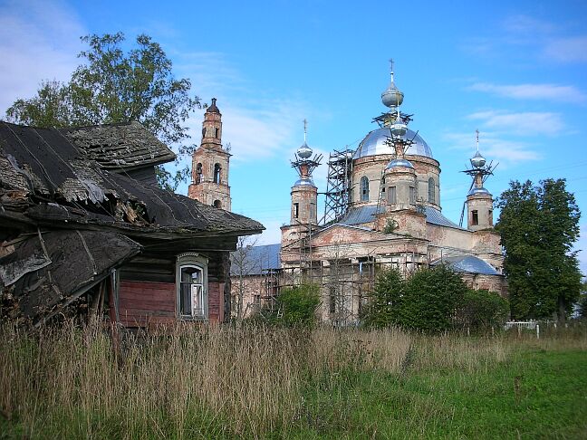 Церковь в селе Воскресенском (под Угличем) 