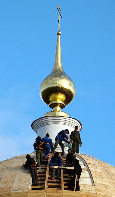 Махра. Восстанавливается церковь, бывшая приходская