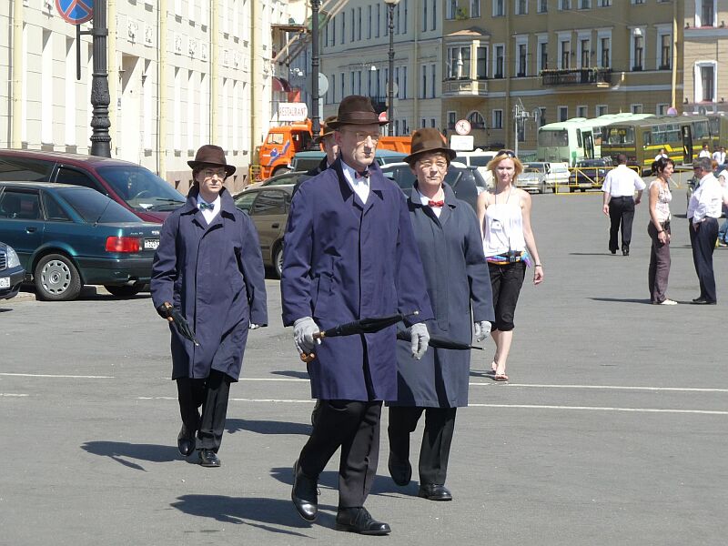 День города в Санкт-Петербурге. Лондонские Люди в городе