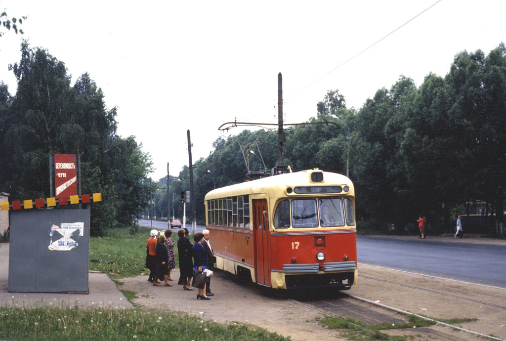 Вагон 17 на разъезде. Фото из собрания Ханса Урлеманса; 1986 г.