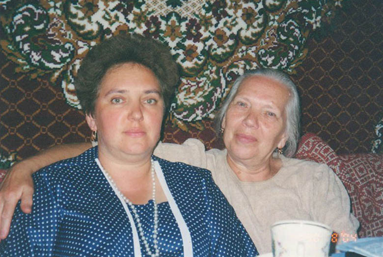 Фото 5. Е.В. Радион с мамой