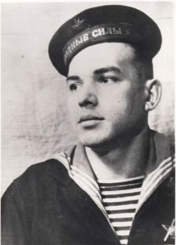 Т.А. Кондратов (1921-1994), кавалер Красной Звезды, служил у легендарного Маринеско
