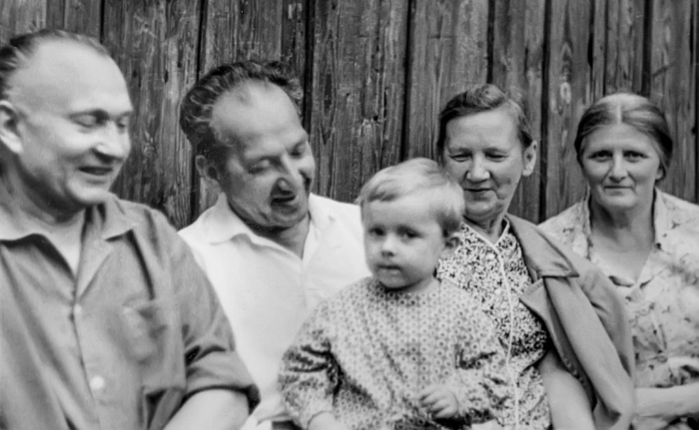 Со сватами Козловскими. Июль 1965 г. Александр Андреевич, отец, Леночка Смирнова, мама, Капитолина Саввична.