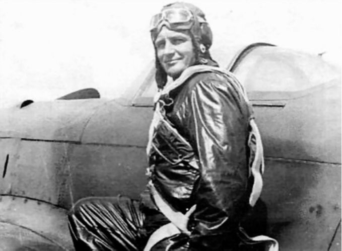 Лётчик-испытатель Пётр Михайлович Стефановский,  в июле 1941 года – командир 402-го ИАП ОСНАЗ.  Послевоенное фото