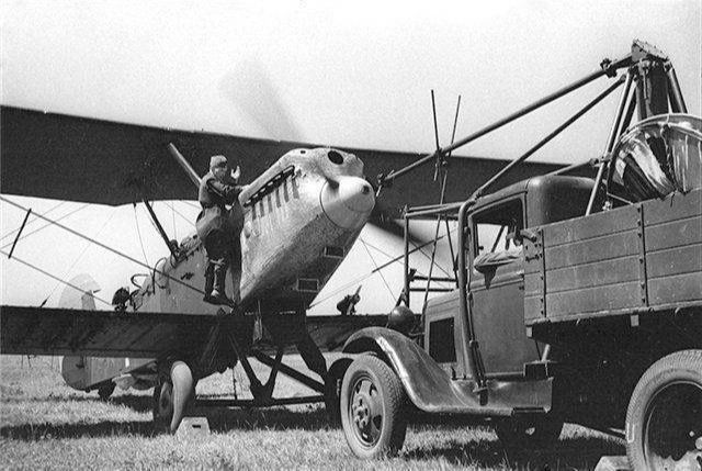 Самолет Р-5 на аэродроме в Ногинске