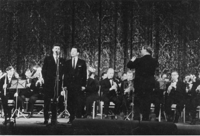 Дуэт В.И.Старкова и  В.А.Лыткина в сопровождении духового оркестра  под управлением  Р.А.Пеккера, 1970 год