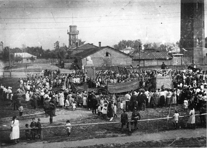 Открытие памятника К.Марксу в Богородске. 1918 год