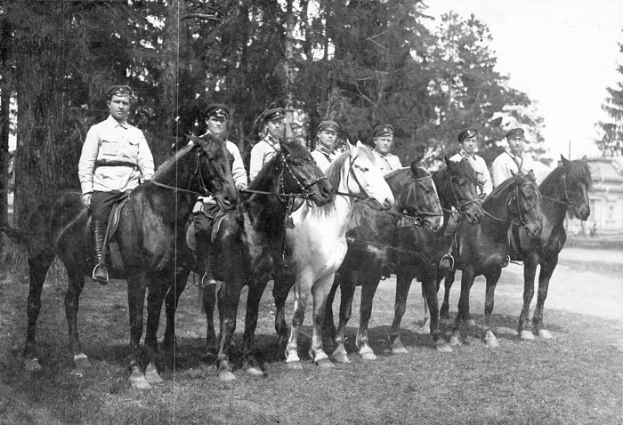 Конная милиция в Богородске. 1918 г.