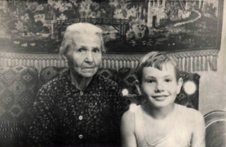 Елизавета Андреевна Морозова с внуком Сашей. 50-е гг.