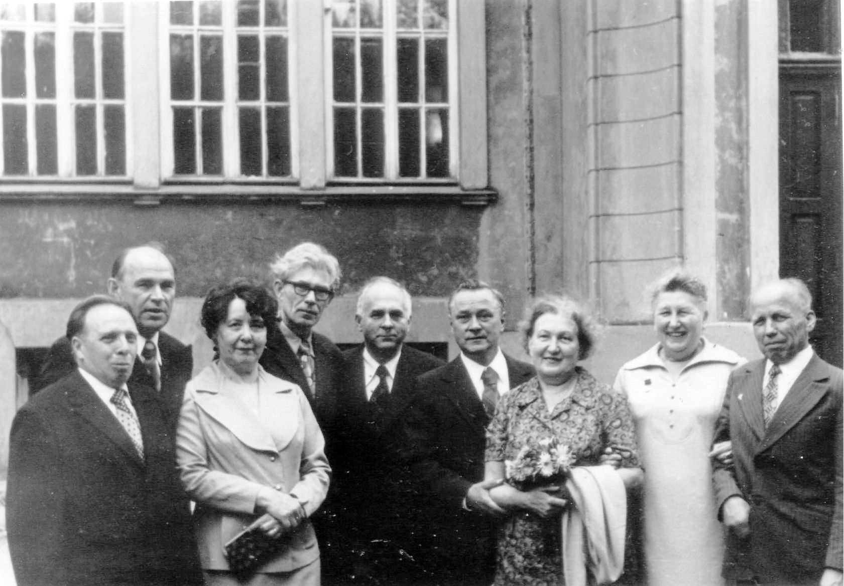 Выпускники 1937 года. Встреча в 1976 году.
