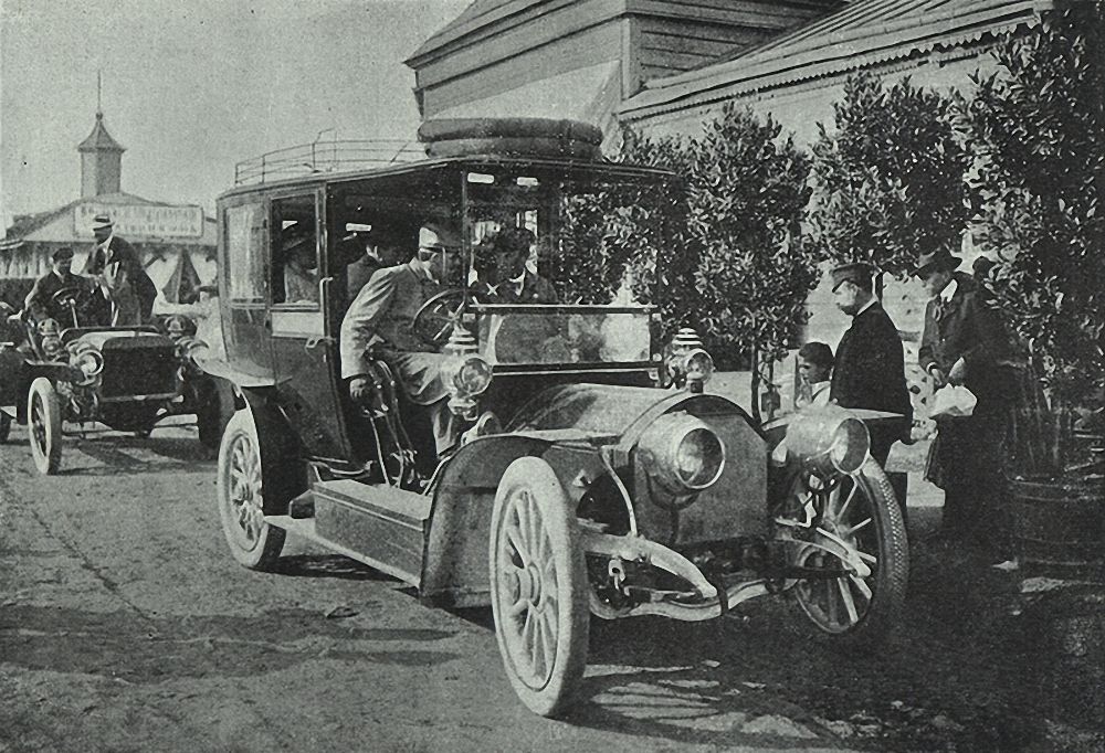 Фото 1907 г. Князь Боргезе (справа от шоффёра) на Воробьёвых горах