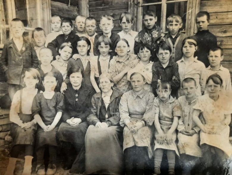 На фото ученики 1929 – 1930 г.р