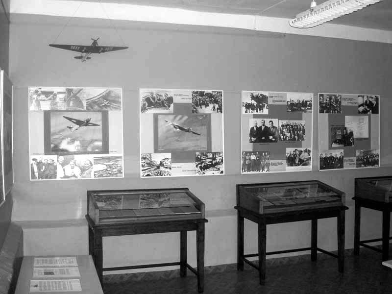 Экспозиция музея Беззубовской школы, посвящённая герою-земляку А.В. Белякову