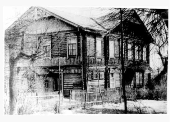 Учебное здание в д. Городищи, построено в 1887 году.