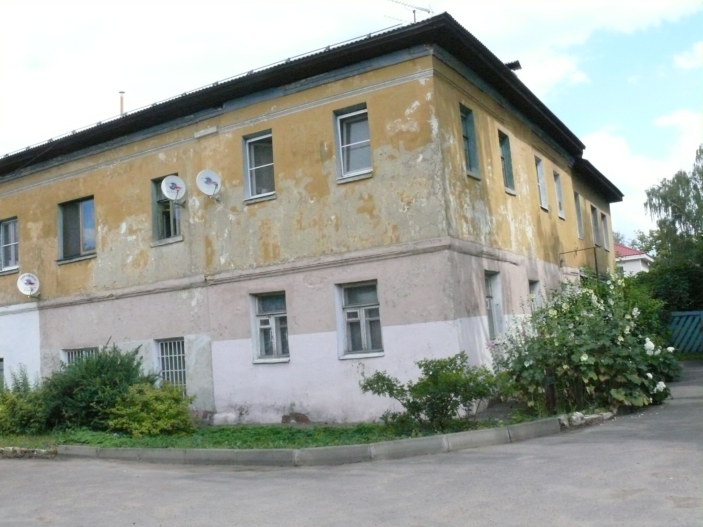 Западный фасад дома Куприянова  ул. Рабочая д. 51а