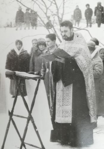 Первый большой праздник 19 января 1990 года – Крещение Господне