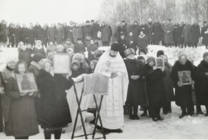 Первый большой праздник 19 января 1990 года – Крещение Господне