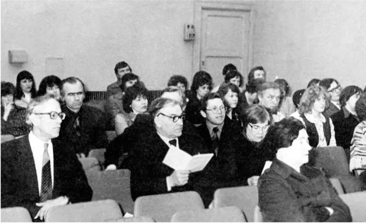 На семинаре, в центре - Ф.И. Дубовицкий и А.И. Михайлов. 1968 г.