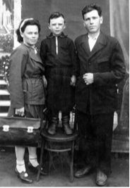 Гуськов И.А. с женой и сыном Сергеем