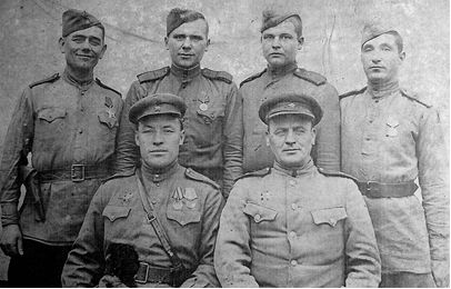 Рябин В.Н. (стоит второй справа)