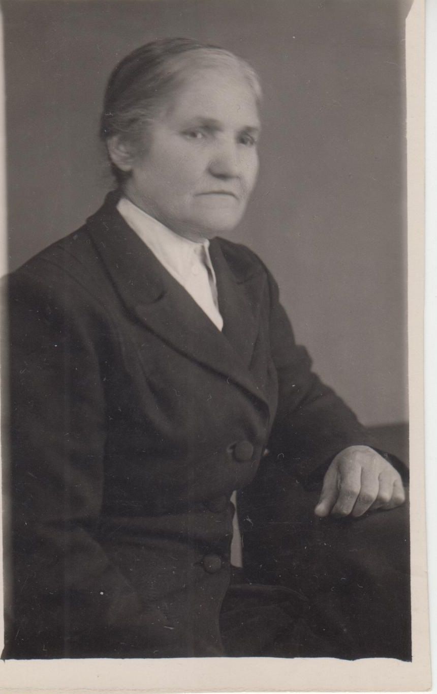 Жена Ивана Фёдоровича  &ndash;  Евдокия Ивановна Буриличева