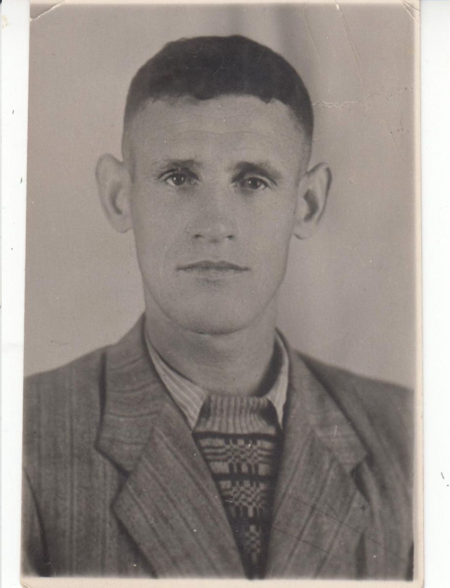 Старший сын Аркадий