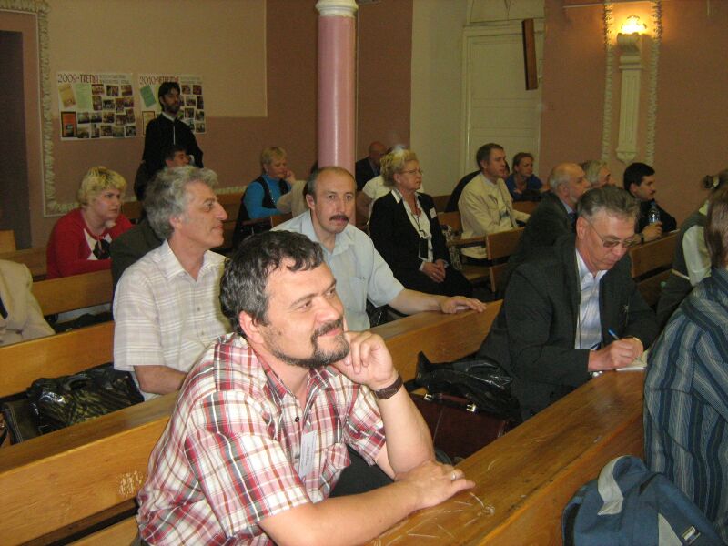 В 2007-м состоялись Первые, и вот - в Историко-архивном институте РГГУ - прошли уже Пятые Всероссийские краеведческие чтения. 