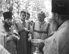 Крестный ход, 2002год /слева священник Валерий Розанов/ 