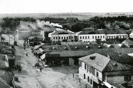 Павловский посад. В центре – торговые ряды. 