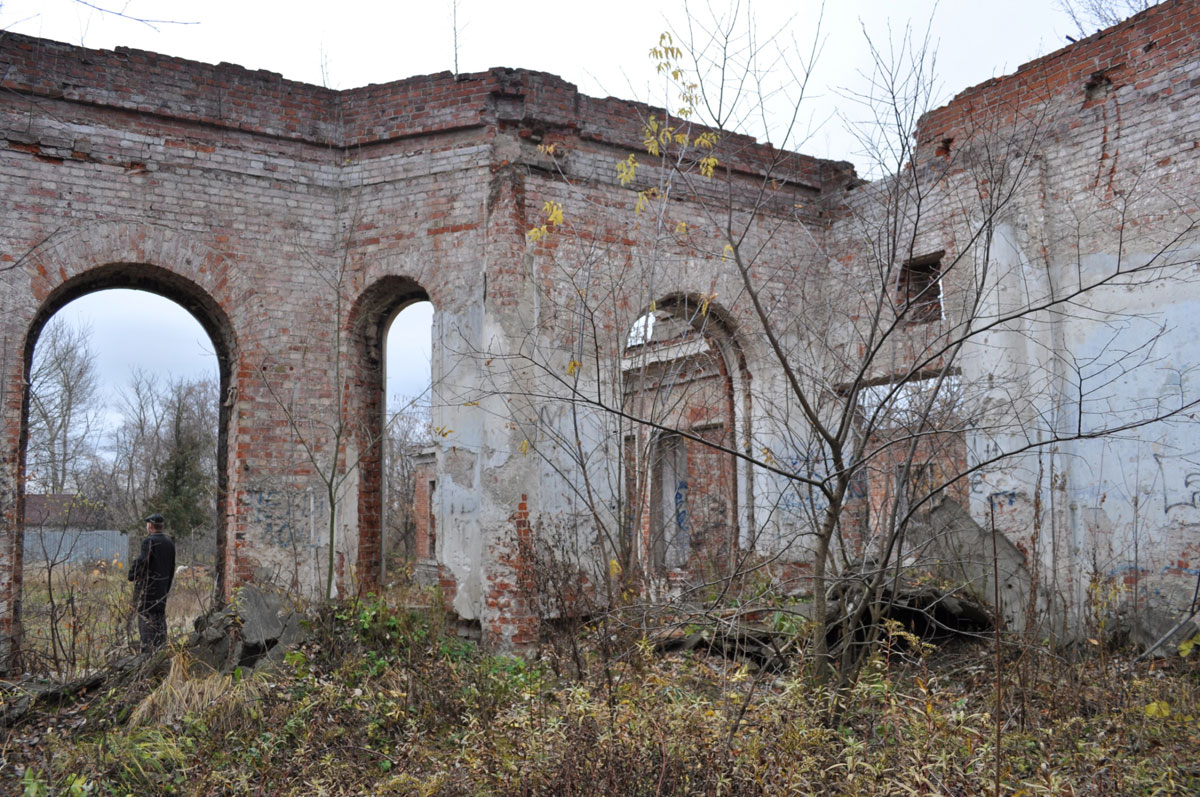 Холл ремесленного училища ( вид на южный вход). Фото 2011 г.