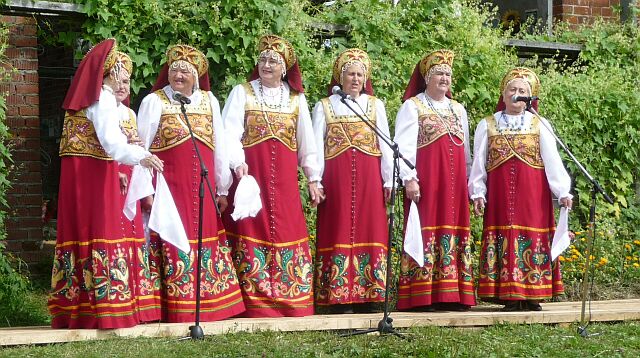 Фоторепортаж с праздника посвящённого 111-летию свадьбы Федора Ивановича Шаляпина и итальянской балерины Иолы Игнацио Ло-Прести в Спасской церкви села Гагино
